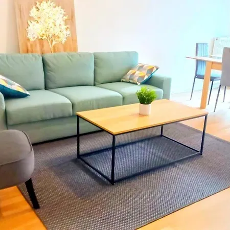 Belle Meublee, Dans Magnifique Neuf De 3 Ch *