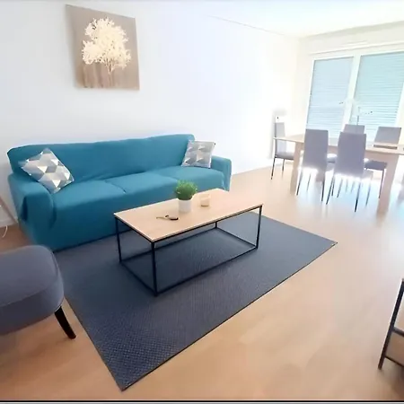 Appartamento Belle Idéale Pour Femme, Dans Magnifique De 3 Ch - Colocation