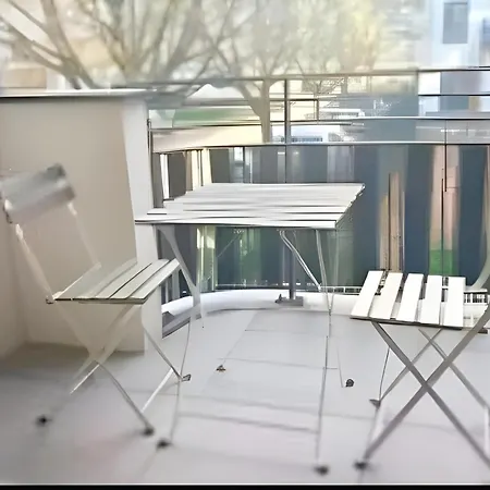 Belle Ideale Pour Femme, Dans Magnifique De 3 Ch - Colocation Appartement