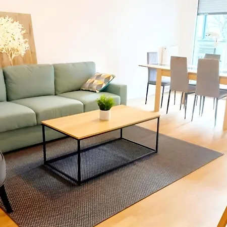 Belle Idéale Pour Femme, Dans Magnifique De 3 Ch - Colocation